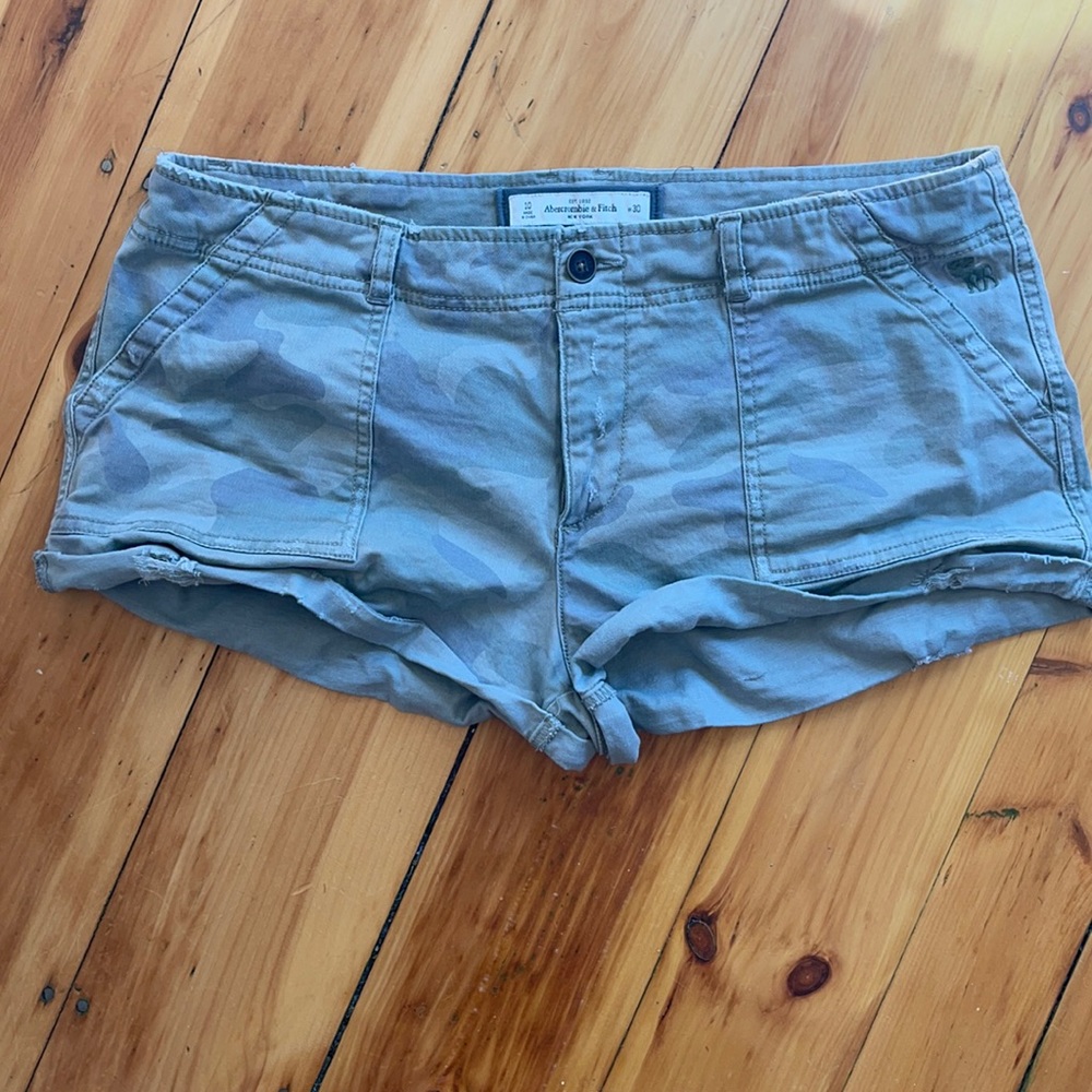 Abercrombie and fitch camo shorts
